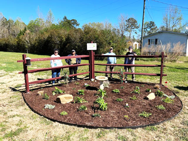 Milteer Garden volunteers